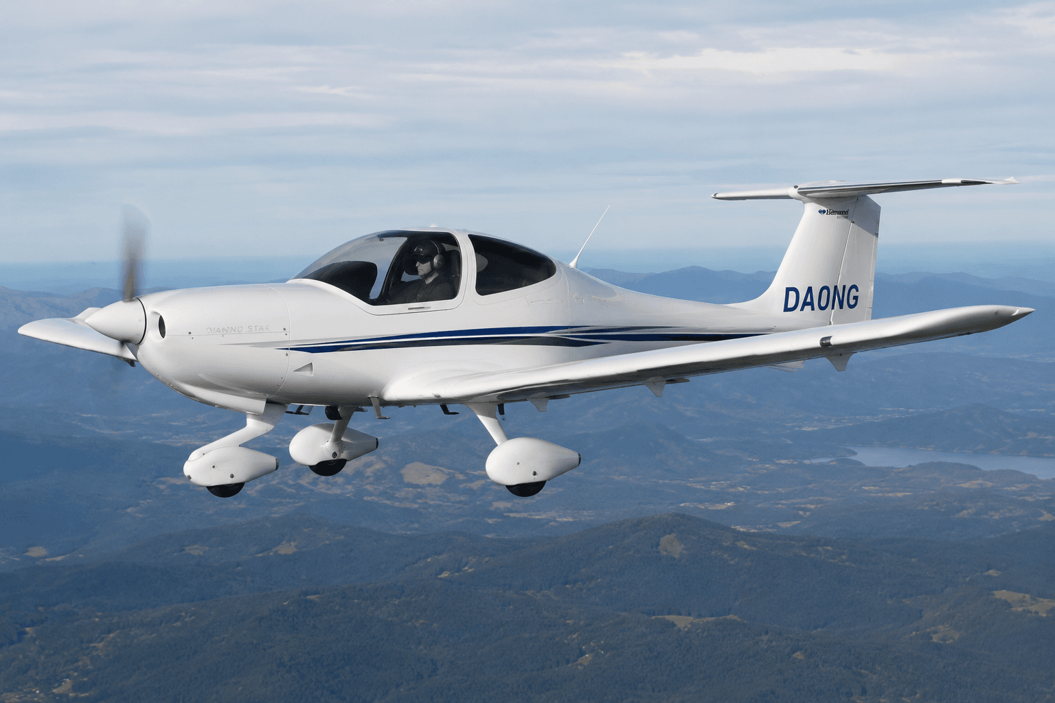 Seeking Multiple DA40NG for Sale/Lease in 2026